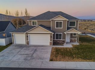 813 8th Ave NE, Ephrata, WA 98823