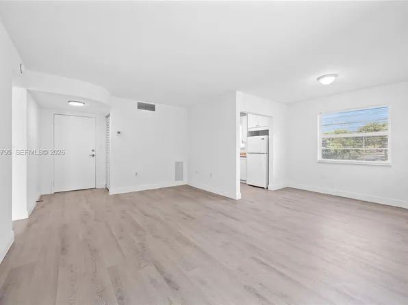 4990 E Sabal Palm Blvd APT 202, Tamarac, FL 33319