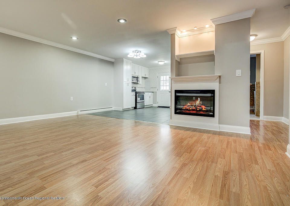 1st image of 50 Cambridge Ct #100F