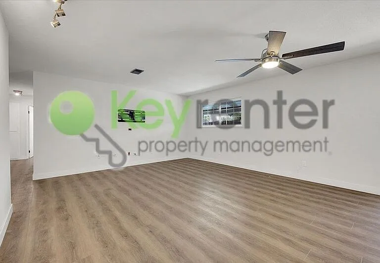 6140 Pinecreek Way — Photo 6