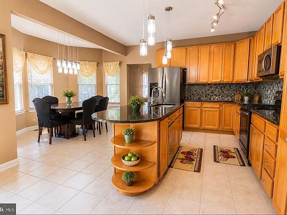 4th image of 3 Mackenzie Ct