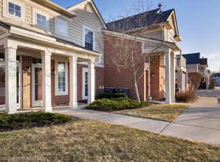 28293 Oakmonte Cir E, New Hudson, MI 48165