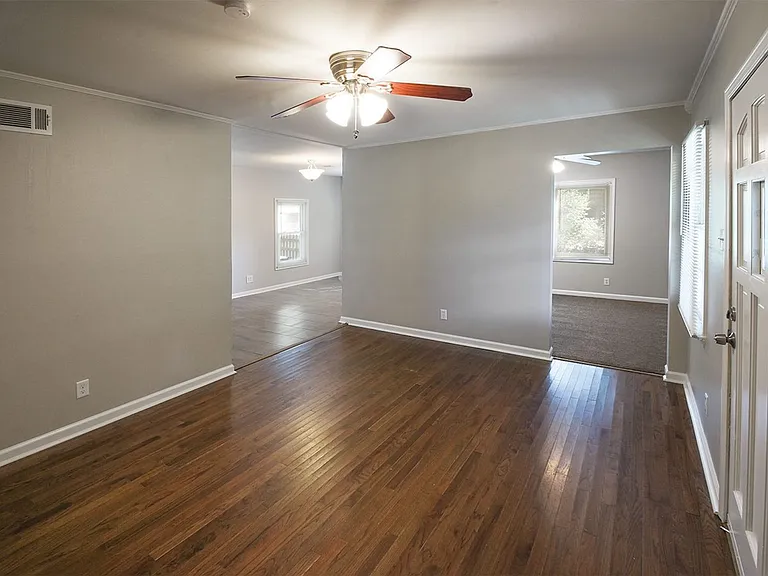 5360 Blackwell St — Photo 4