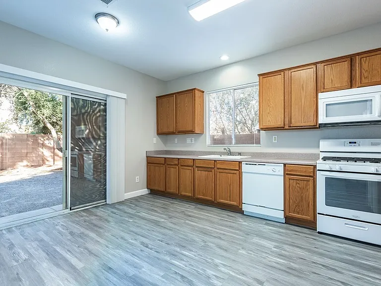7019 Azure Beach St — Photo 20