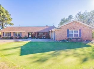 715 W California St, Floydada, TX 79235