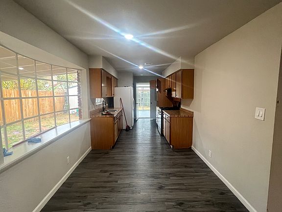 4th image of 4886 S 87th Ave E