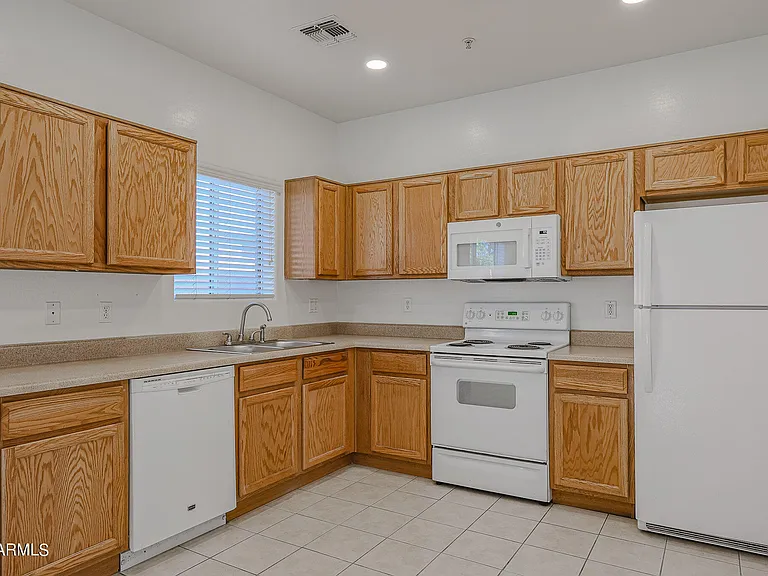 8940 W Olive Ave #70 — Photo 2