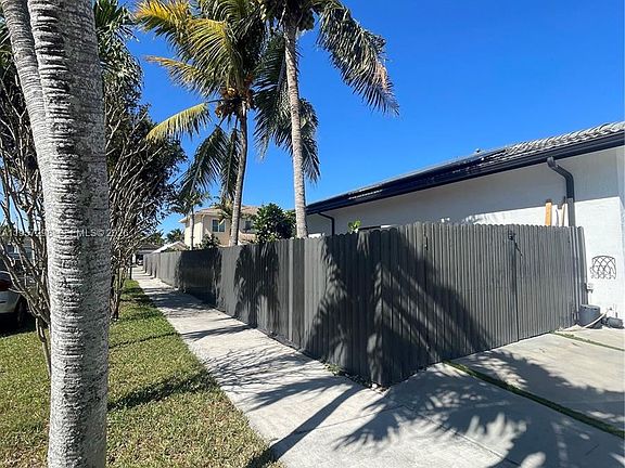 4th image of 14200 SW 160th Ct