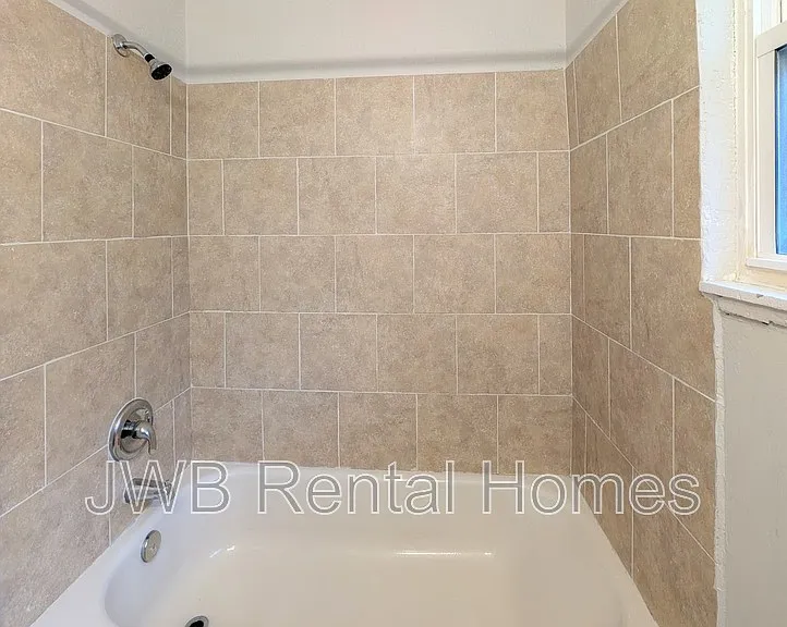 6221 Terry Parker Dr N — Photo 10