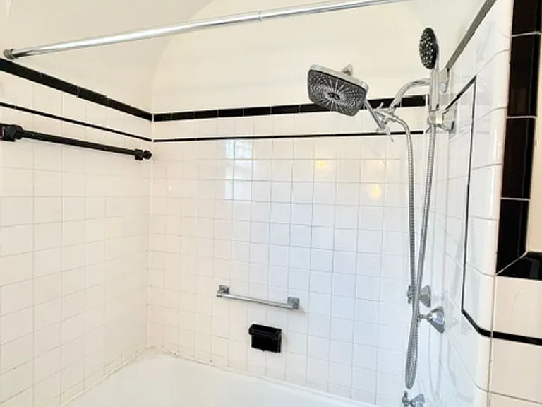 2414 Brighton Dr — Photo 13