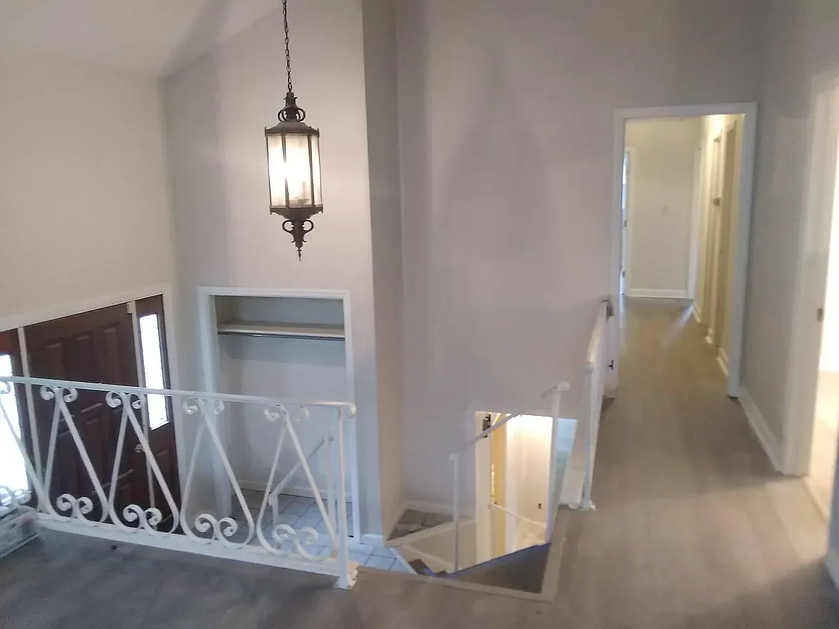 3 bed, 2500 sqft, $2,350 — Photo 3