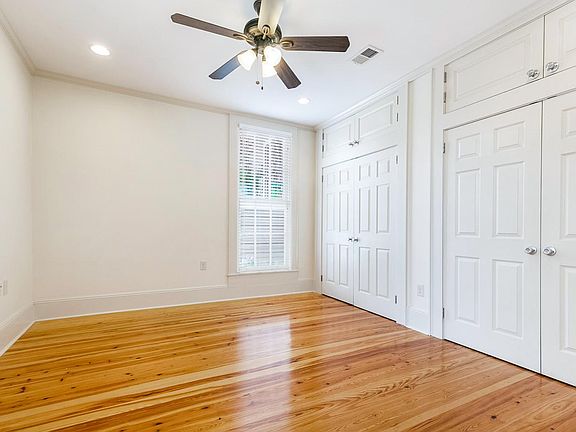 3rd image of 200 N Clark St #B