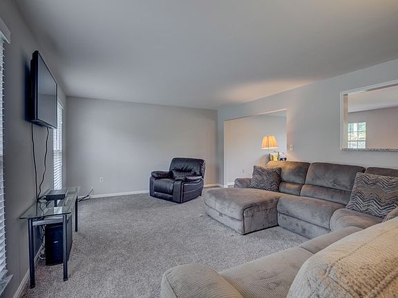 2nd image of 431 Shannon Dr