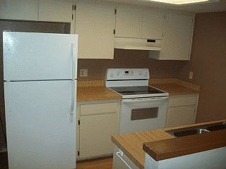 4th image of 5425 NW 33rd Pl