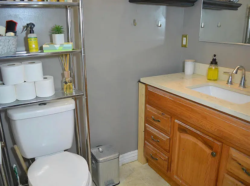 3 bed, 2.5 bath, 1700 sqft, $1,650 — Photo 3