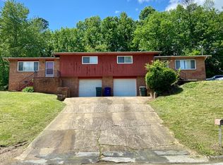 4611 Plaza Hills Ln #B, Hixson, TN 37343