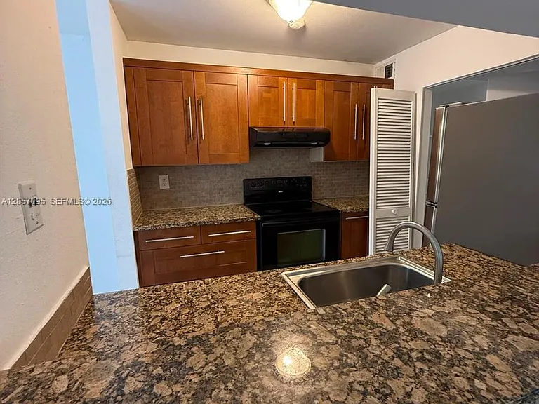 3982 NW 87th Ave #3982 — Photo 7