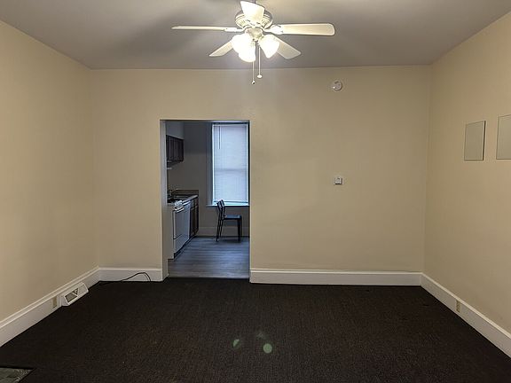 5th image of 2977 Peach St #1