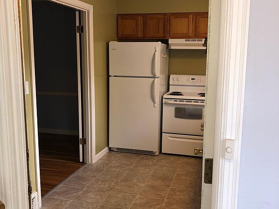 2nd image of 1930 Gardiner Ln APT 2
