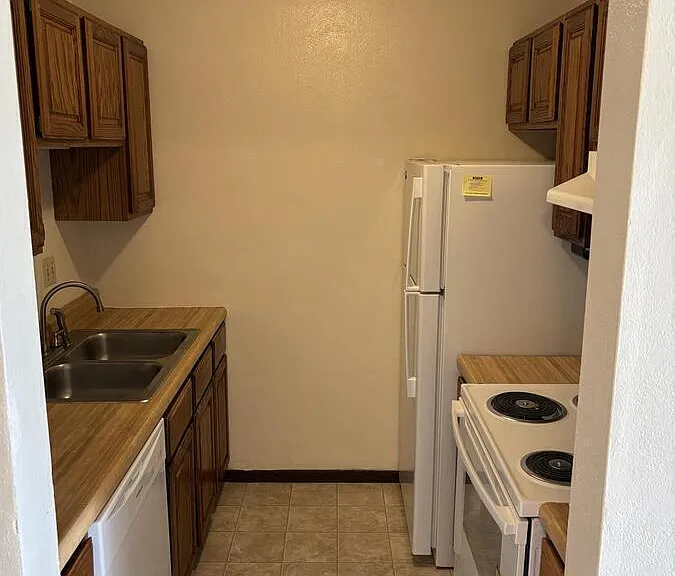 7 W Pheasantwood Dr #G — Photo 3