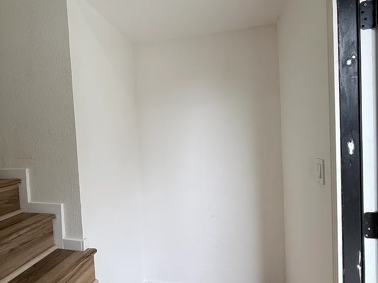 930 Barbara Ln #ADU — Photo 3