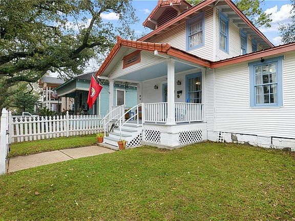 5th image of 4317 Banks St
