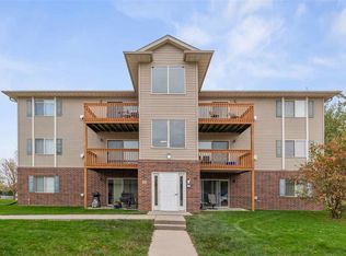 40 Zeller Xing APT 207, North Liberty, IA 52317