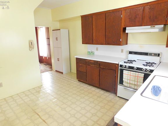 2nd image of 93 Benedict Ave
