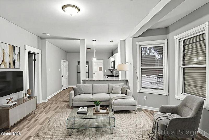 4th image of 27 N Lake Avenue