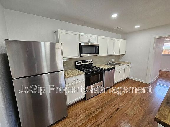 2nd image of 2402 Housley Dr
