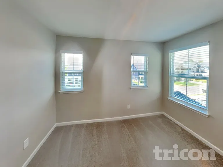 833 Dean Dr — Photo 11