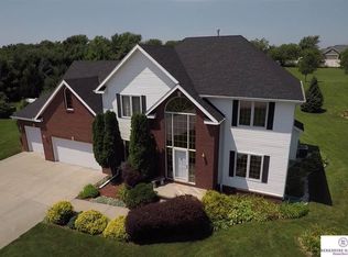 22384 Burr Oak Cir, Gretna, NE 68028