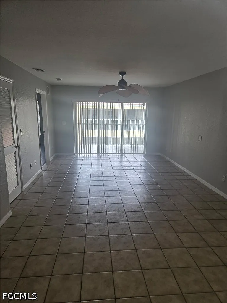 2 bed, 2.0 bath, 1025 sqft, $1,600 — Photo 4