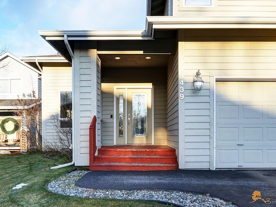 2nd image of 3439 Hines Cir