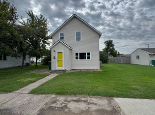 421 2nd Ave S, New Rockford, ND 58356