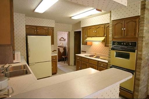 4th image of 13107 PARK MANOR