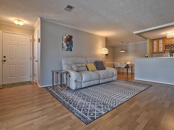 3rd image of 1104 Countryside Pl SE