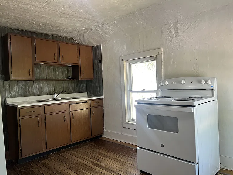 216 N Chestnut St #B — Photo 2