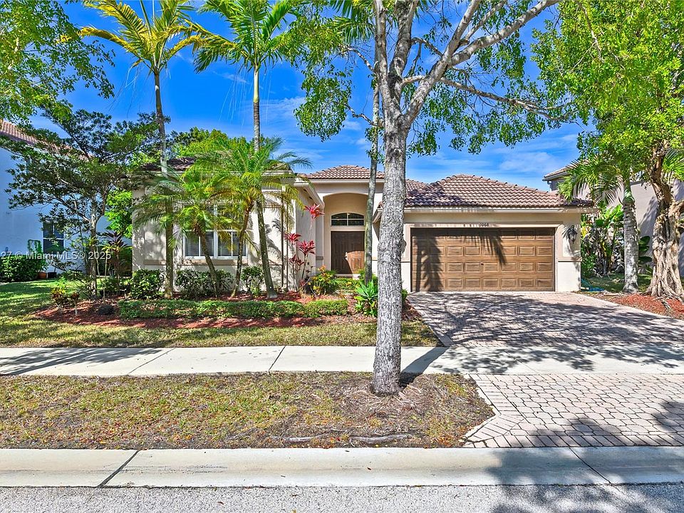 1st image of 1068 Lavender Cir