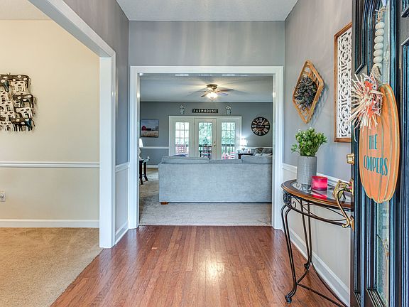 3rd image of 105 Stowers Ln