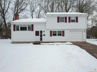 29 Lyman Rd, West Hartford, CT 06117