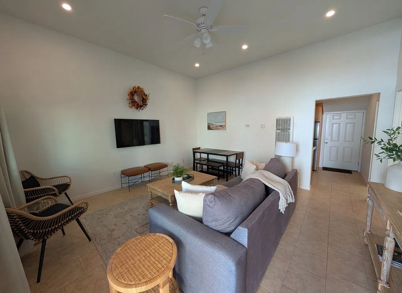 2 bed, $3,192 — Photo 2