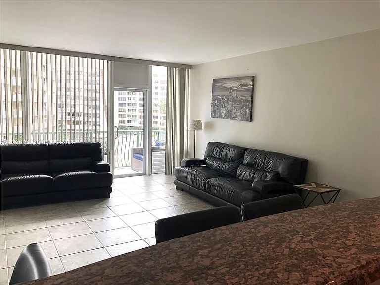 1408 Brickell Bay Dr #404 — Photo 11