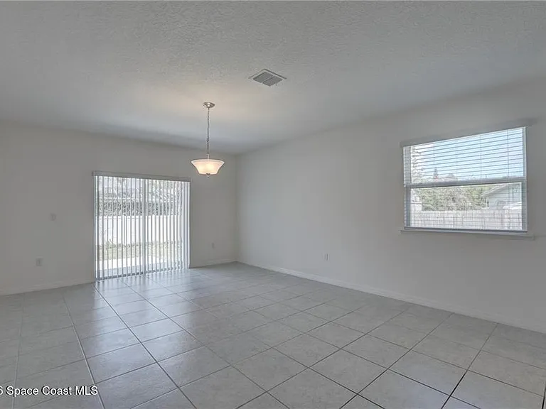 406 Easy St — Photo 13