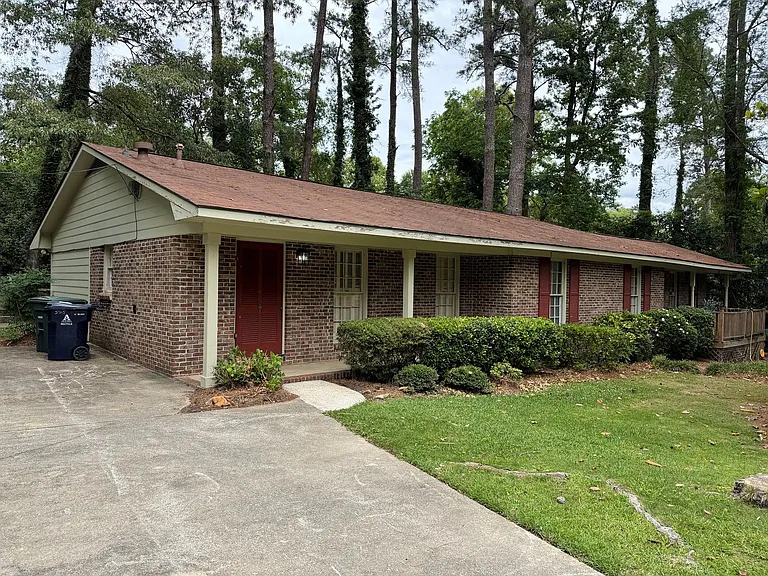 535 Godfrey Ln — Photo 7