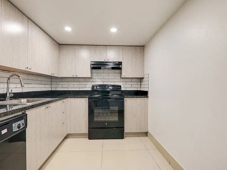 Windward Vista — Photo 17