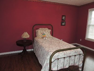 4th image of 1003 Kaw Cir