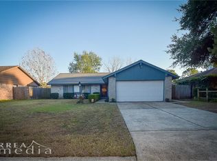 9515 Dundalk St, Spring, TX 77379