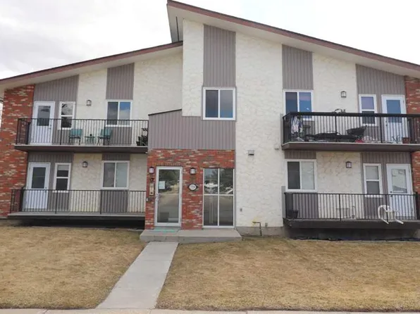 1739 S Saint Edward Blvd N #8, Lethbridge, AB T1H 1X2