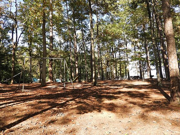 4th image of 144 Forest Hill Dr